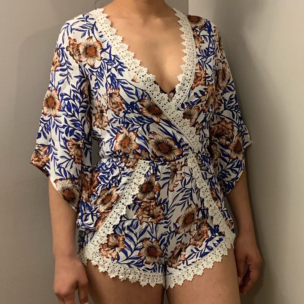 short jumpsuit/orange sunflowers.